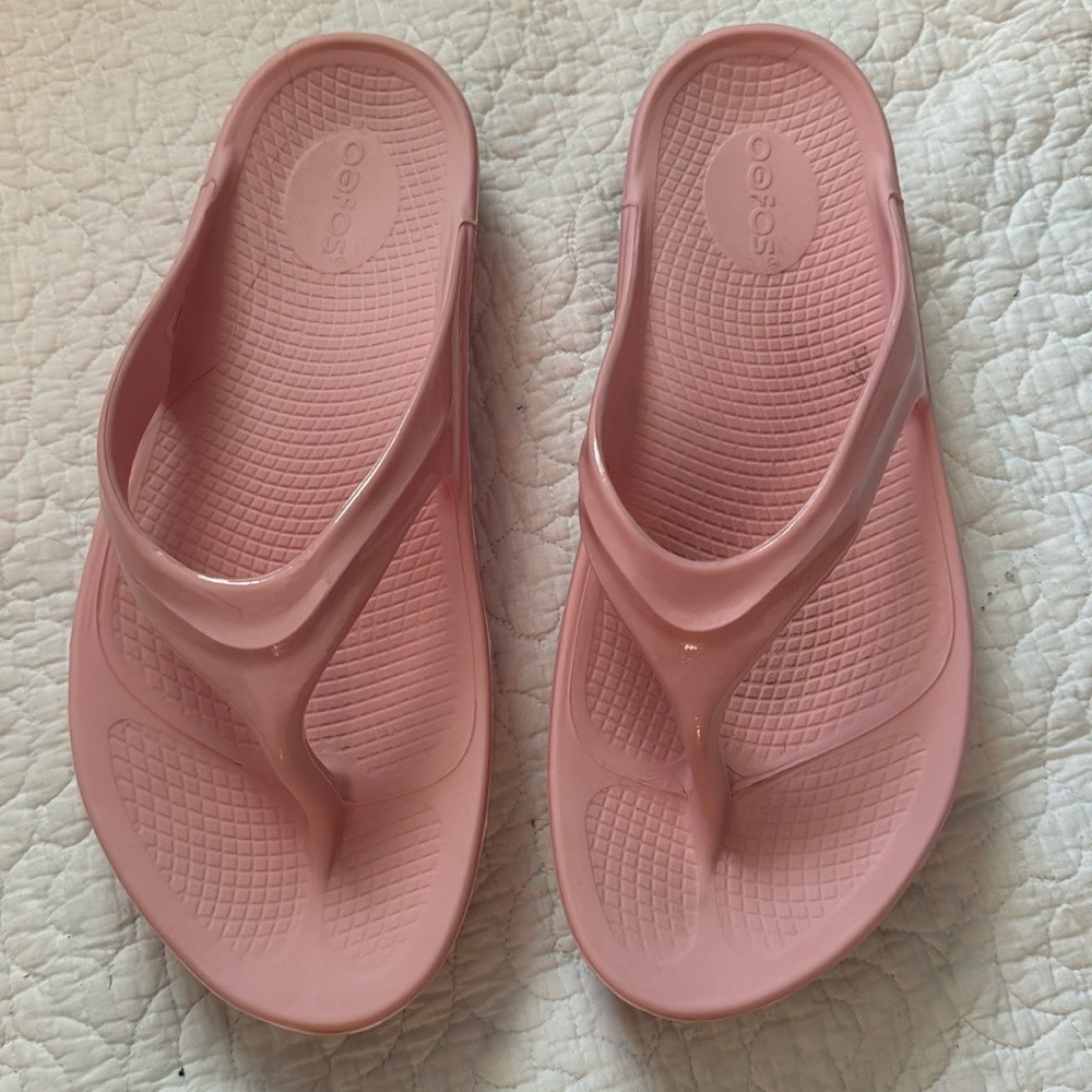 Oofos pink sandals. Size 11